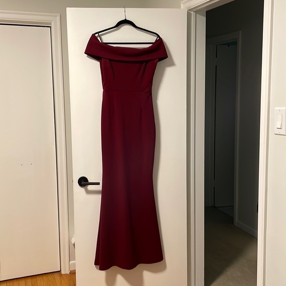 Wine coloured off the shoulder Katie May dress - Picture 1 of 3